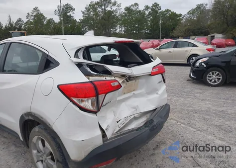 2020 Honda Hr-V Awd Lx z USA, uszkodzony, nr VIN 3CZRU6H33LM728372